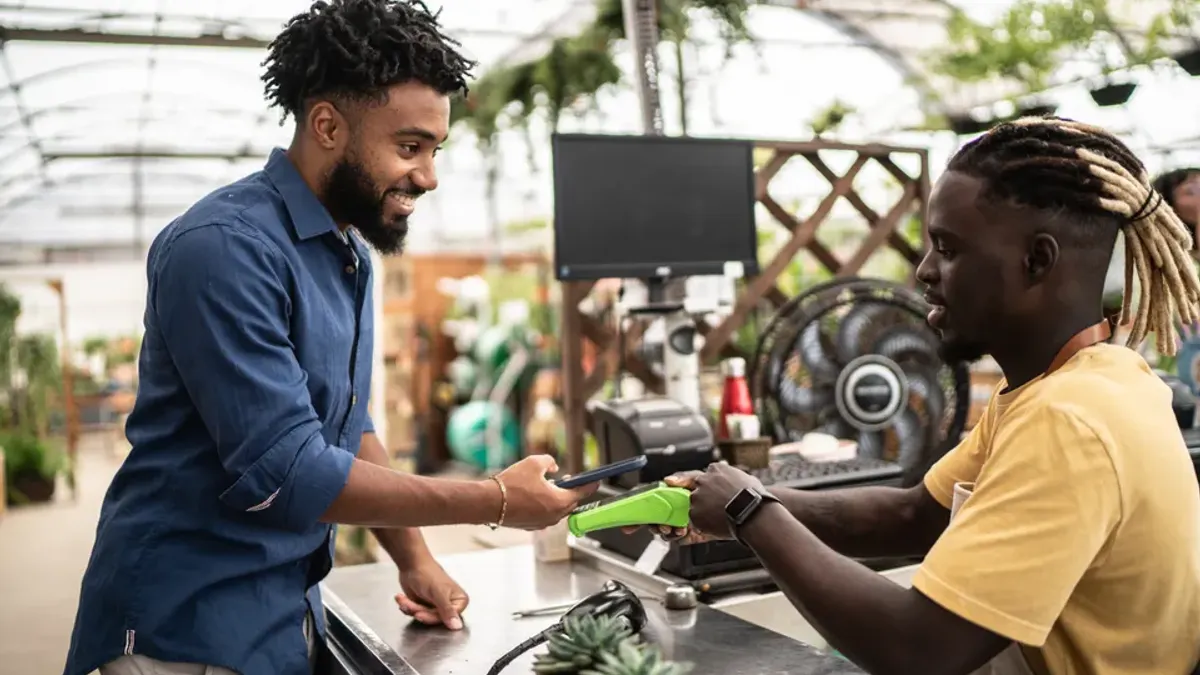 Watch 4 Ways to Accelerate Retail Hiring and Reduce Candidate Drop-Offs