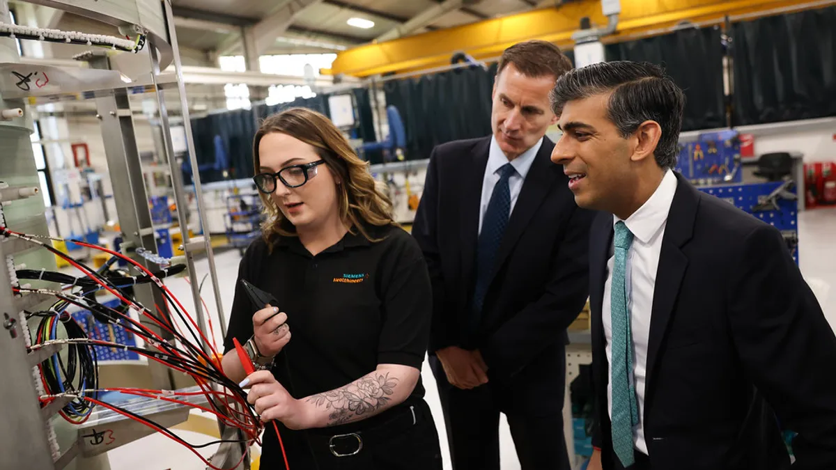 A picture of U.K. Prime Minister Rishi Sunak and Chancellor of the Exchequer Jeremy Hunt during a visit at Siemens Healthineers in Oxfordshire.