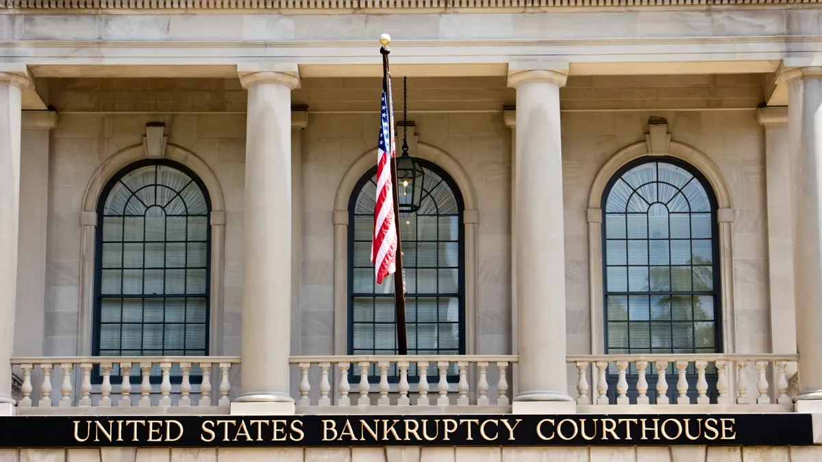 The exterior of a U.S. Bankruptcy Courthouse.