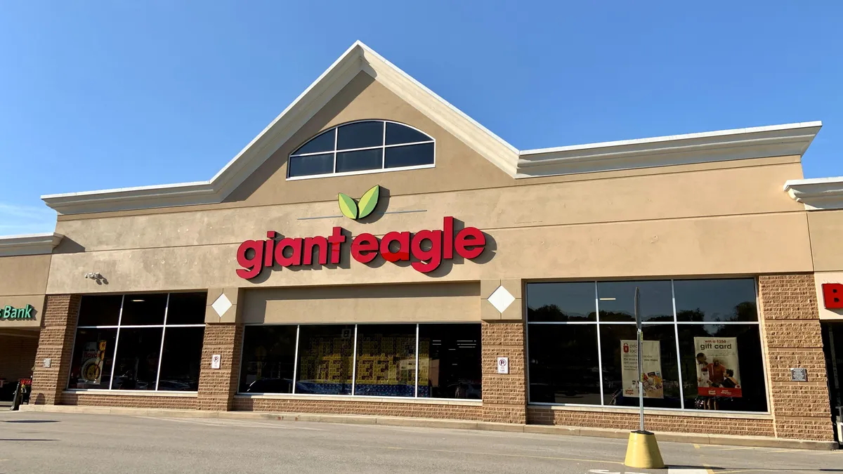 Giant Eagle invests $25M in lowering produce prices | Grocery Dive