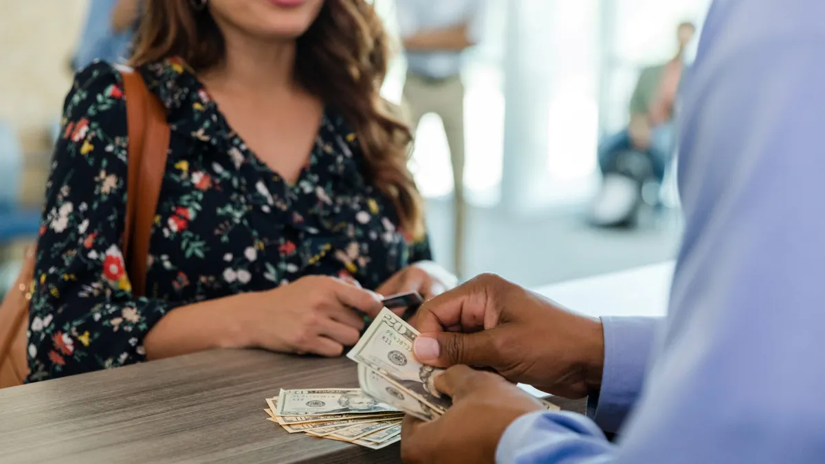 consumer cash use