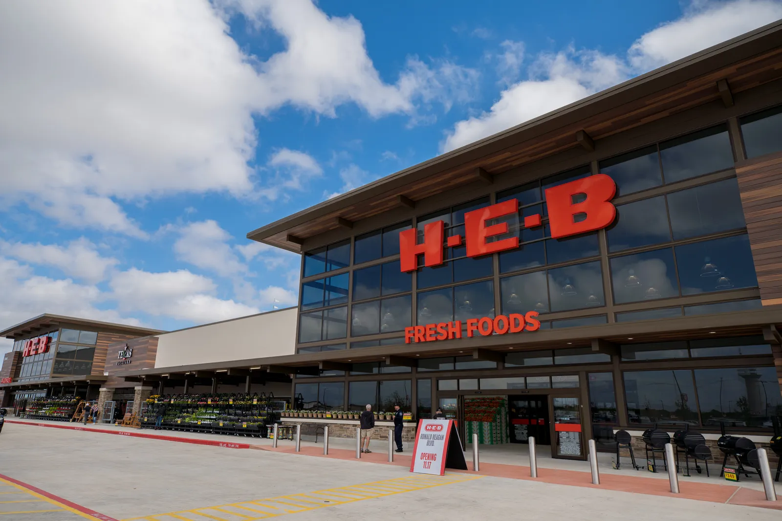 Exterior of an H-E-B store