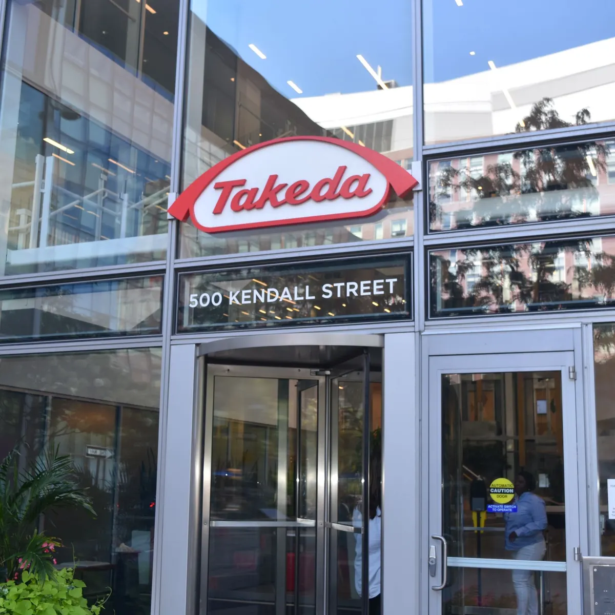 FRUZAQLA® (fruquintinib) for Previously Treated mCRC, image size:1200x1200