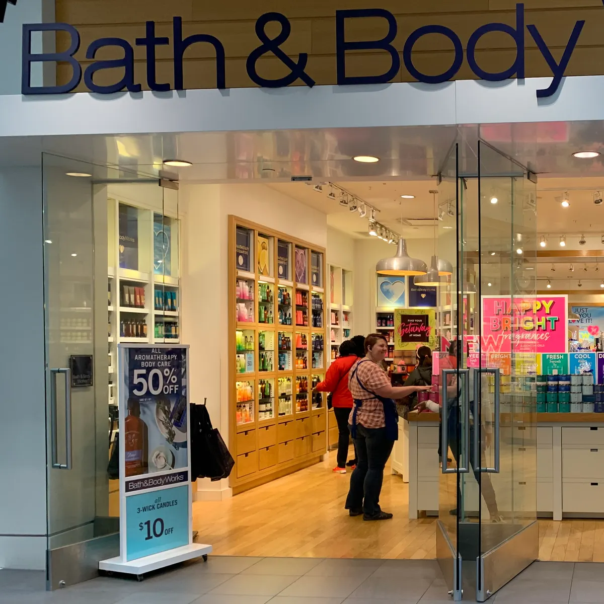 Bath & Body Works, Victoria's Secret show different strengths in