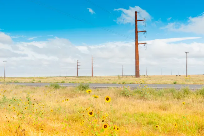 Sempra to sell Mexican natural gas business to fund transmission expansion in Texas