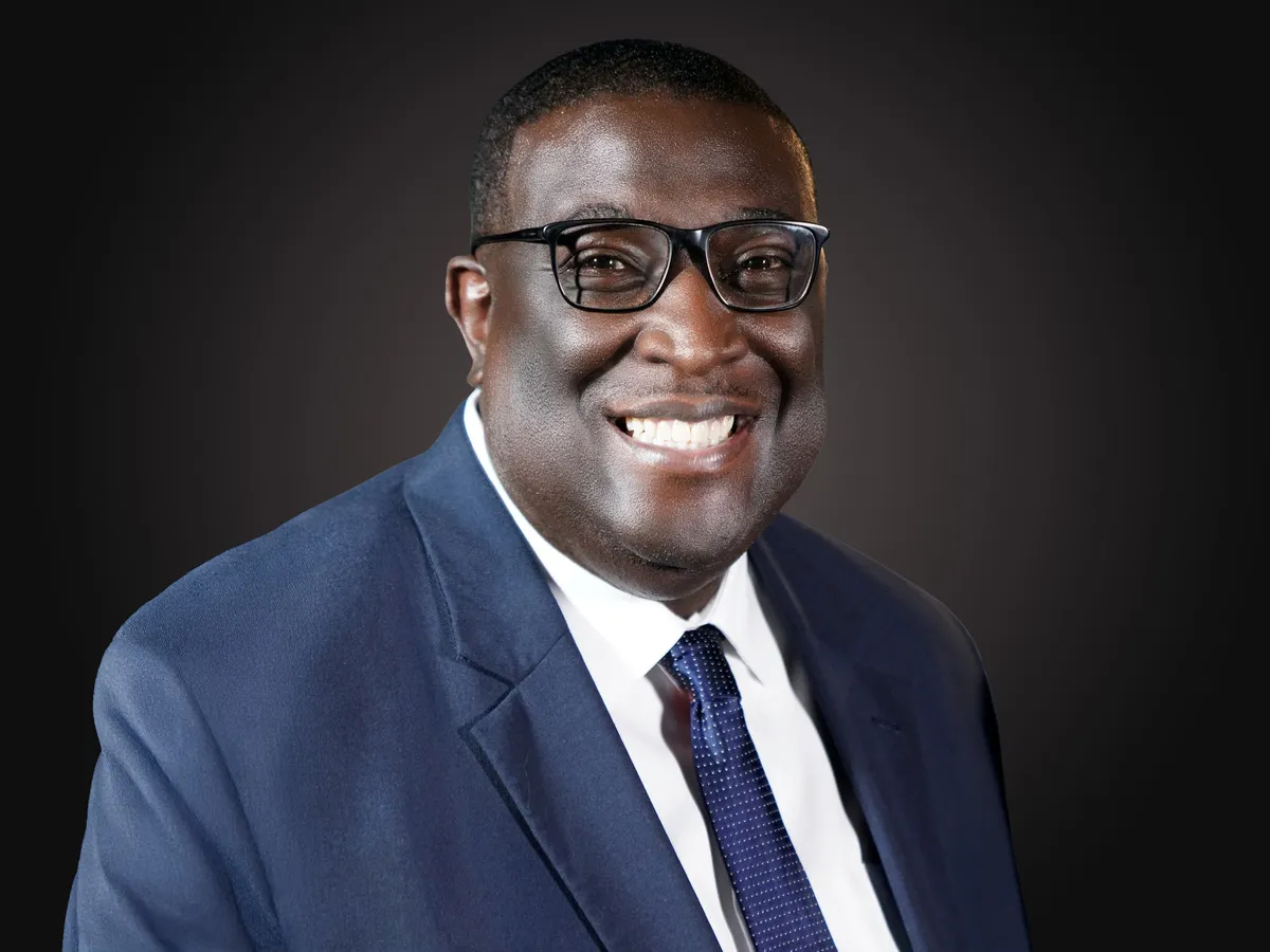 Headshot of Victor Taylor