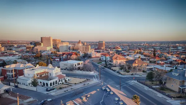El Paso, Texas city skyline