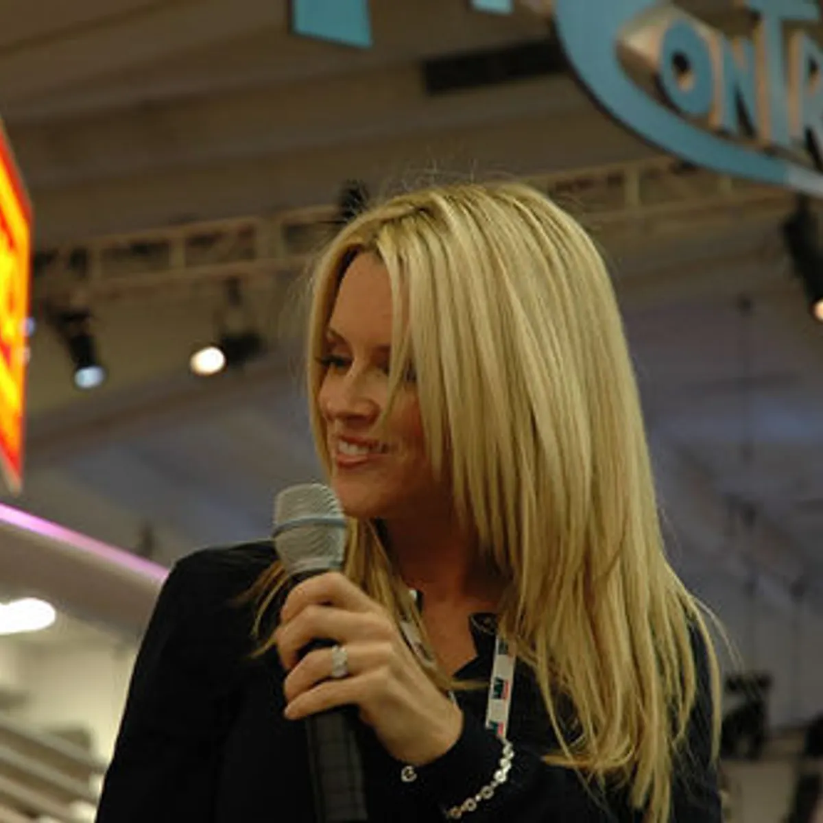 jenny mccarthy smoking cigarette Blu e-Cigs hires Jenny McCarthy for TV spot, webisodes