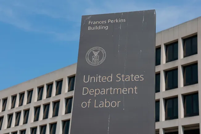 DOL moves to loosen independent contractor regulations DOL moves to loosen independent contractor regulations