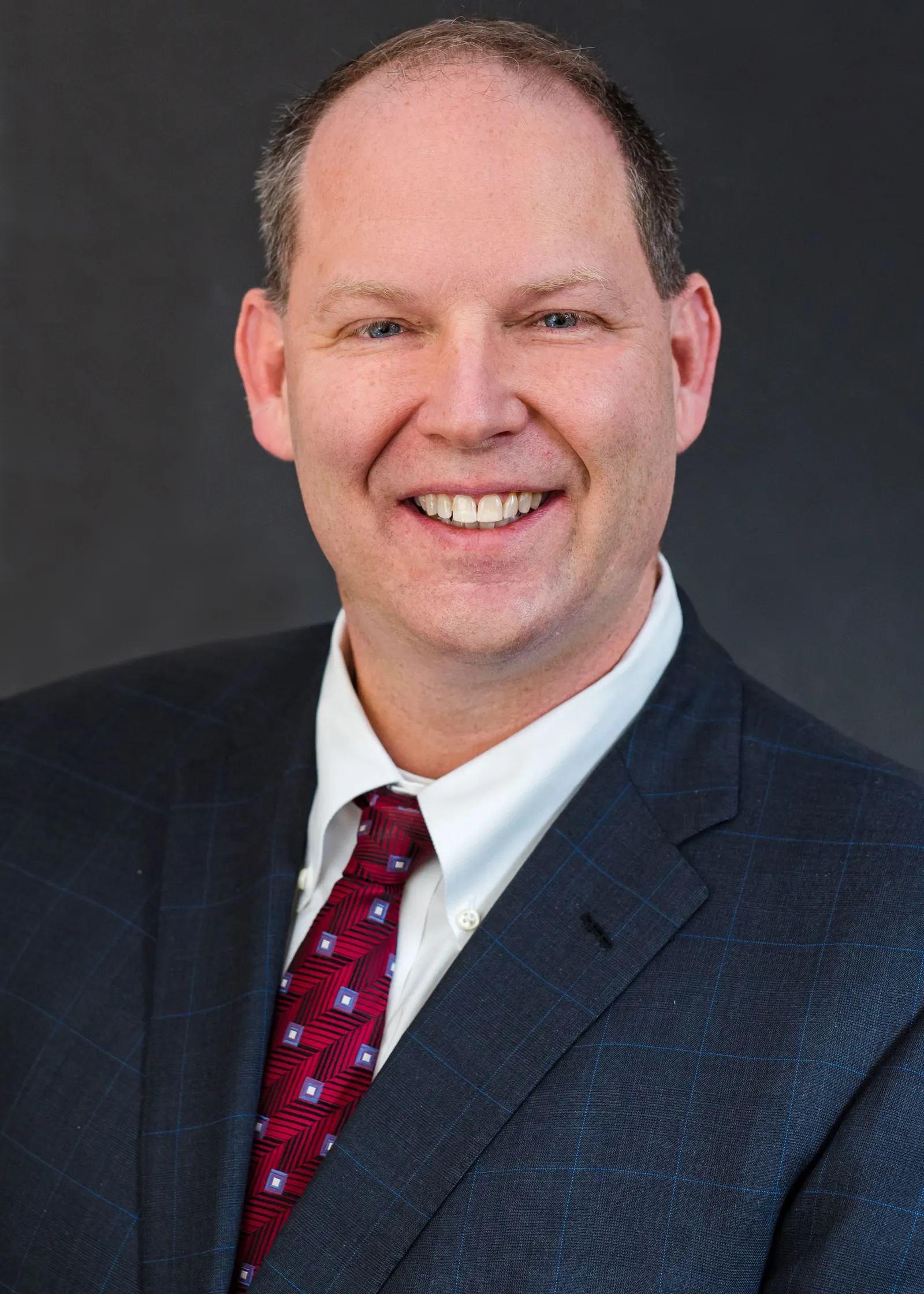 Headshot of Gregory Eichorn.