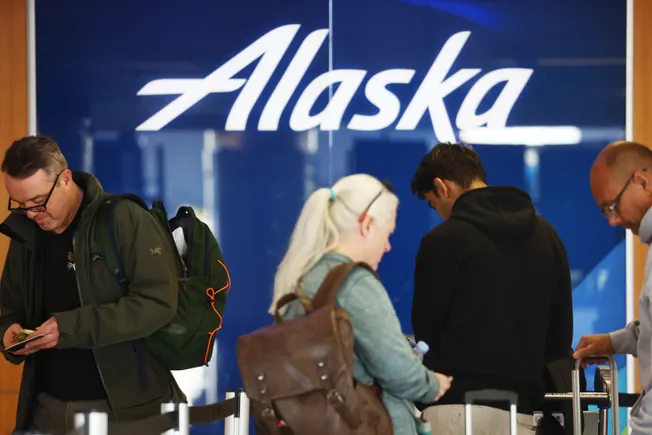 Alaska Air will let loyalty members decide how their points accrue