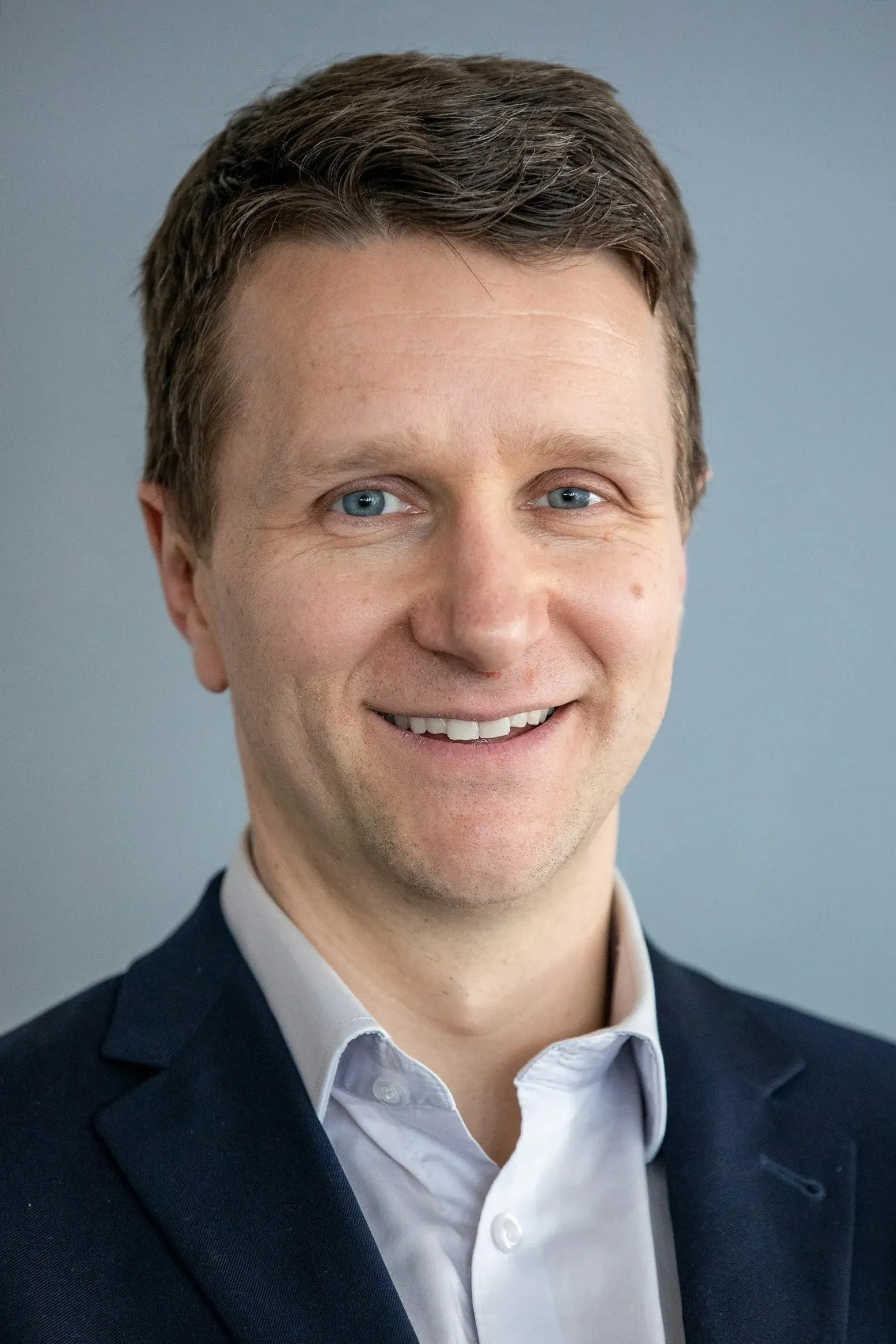 Eric Bouchard, Axiom