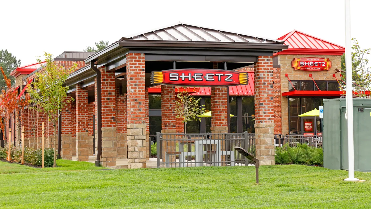 A photo of the exterior of a Sheetz location in the Columbus, Ohio area.