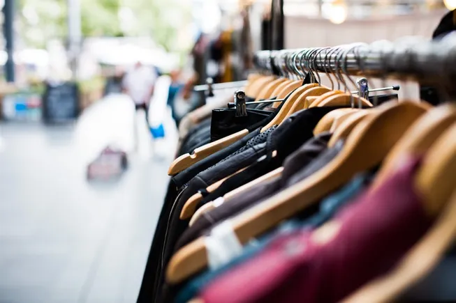 www.retaildive.com
