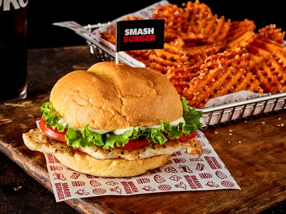 Smashburger grills up 2 new chicken sandwiches