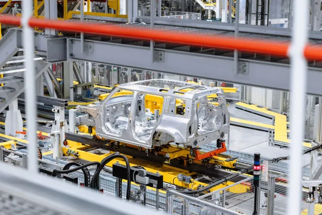 JLR plans Defender models designed for US market