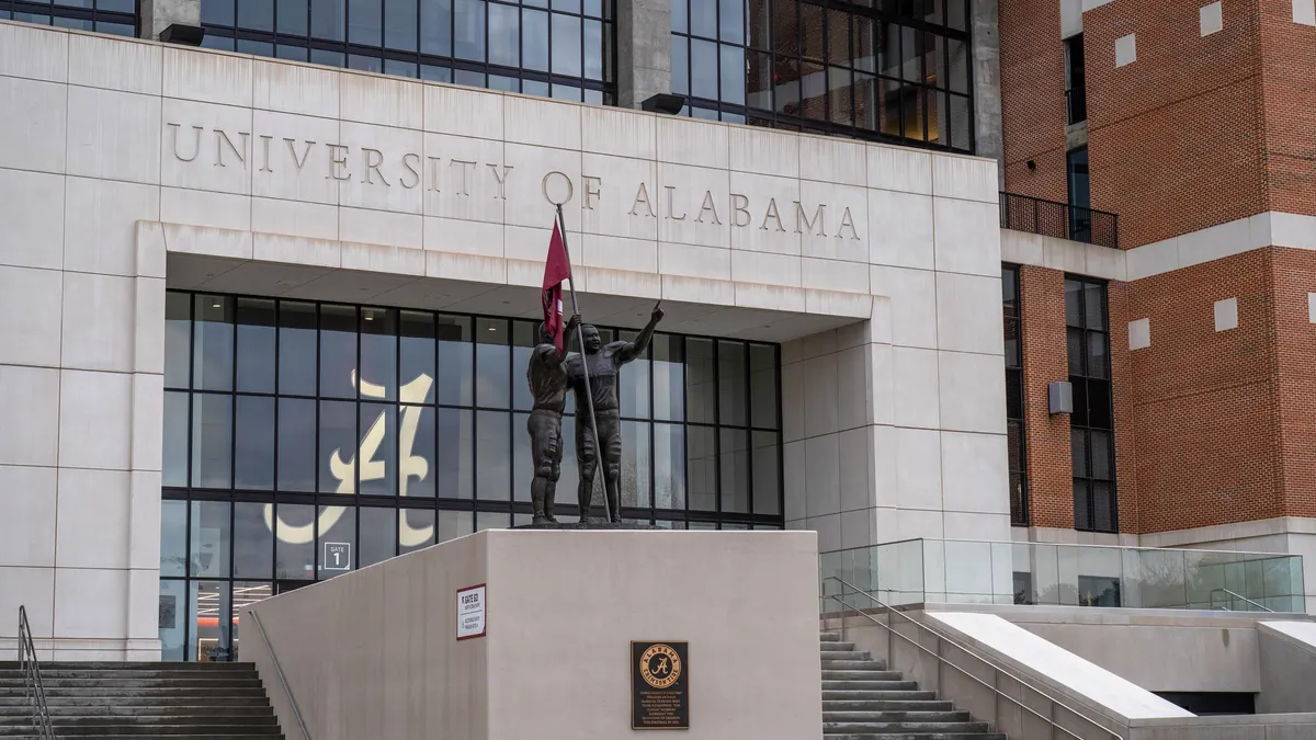 A statue on the University of Alabama campus