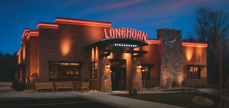 LongHorn Steakhouse hits $1B in quarterly sales