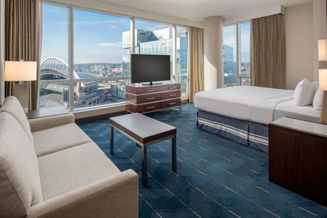 Union hotel workers at Seattle Hilton to hold strike vote