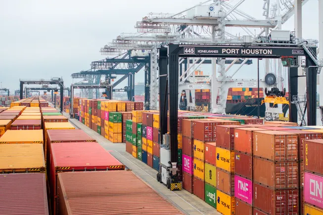 Transpacific ocean rates fueled by early peak, frontloading