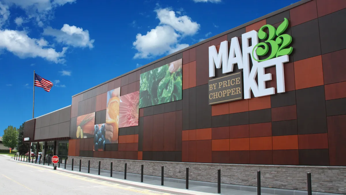 Exterior of a Price Chopper/Market 32 store