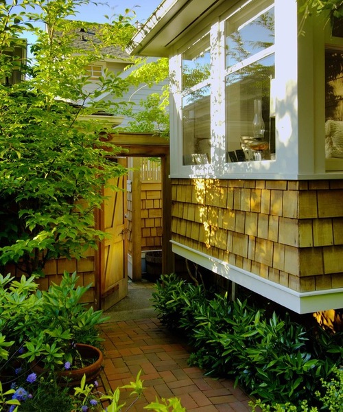 Cantilever with natural materials courtesy Houzz