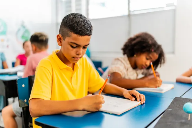 Is sustained bilingual education best for English learner achievement?