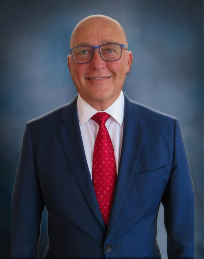 Man in suit and tie with glasses