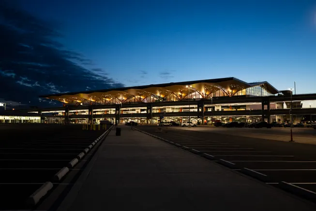 Construction wraps on $1.7B Pittsburgh airport overhaul