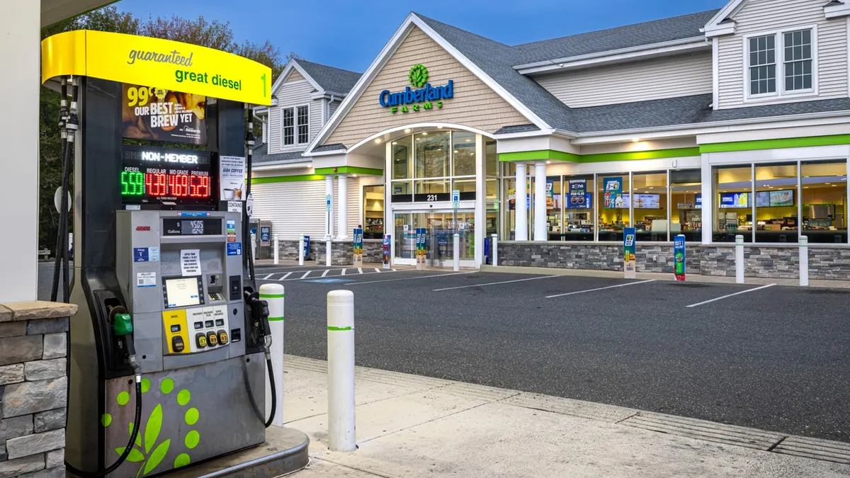 cumberland farms outside the store