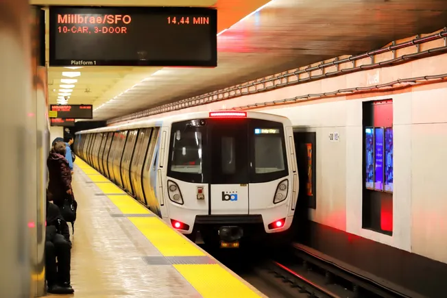 San Francisco commuter railroads face fiscal cliff in 2027
