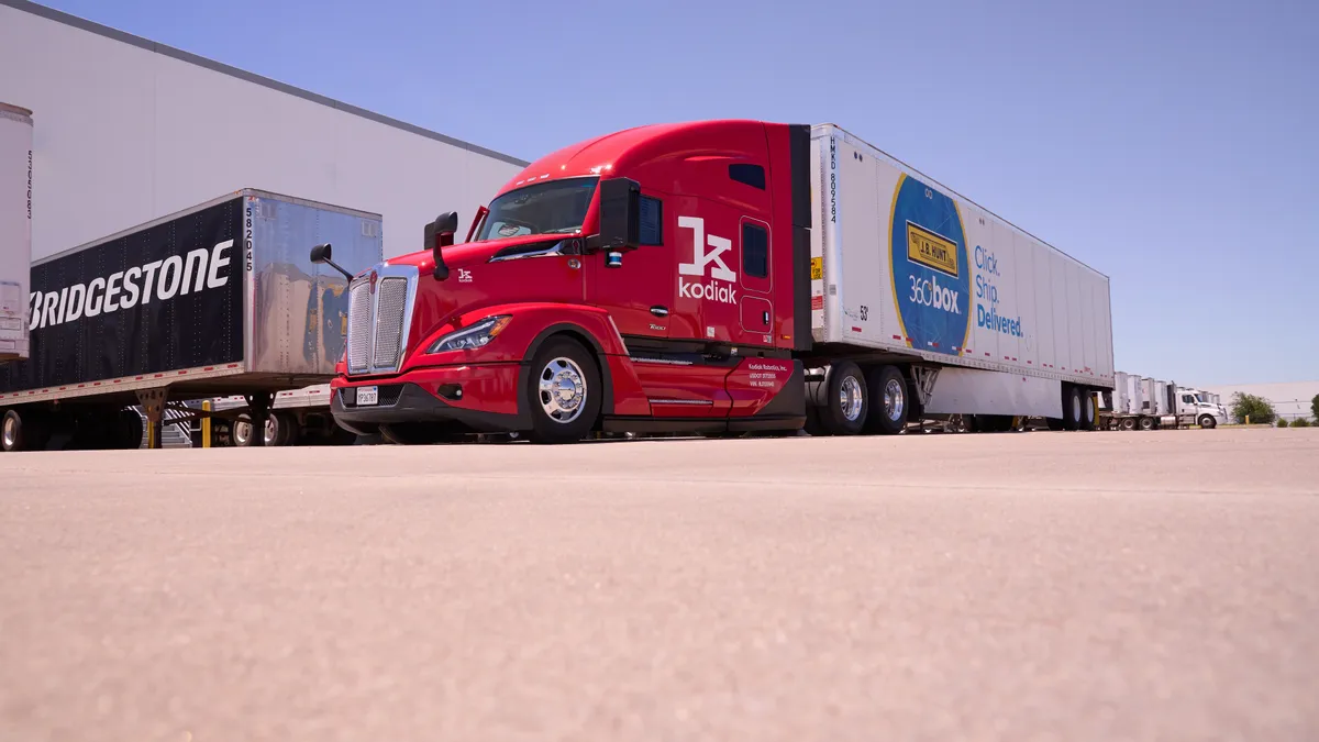 Kodiak Robotics J.B. Hunt Bridgestone trailers tractor