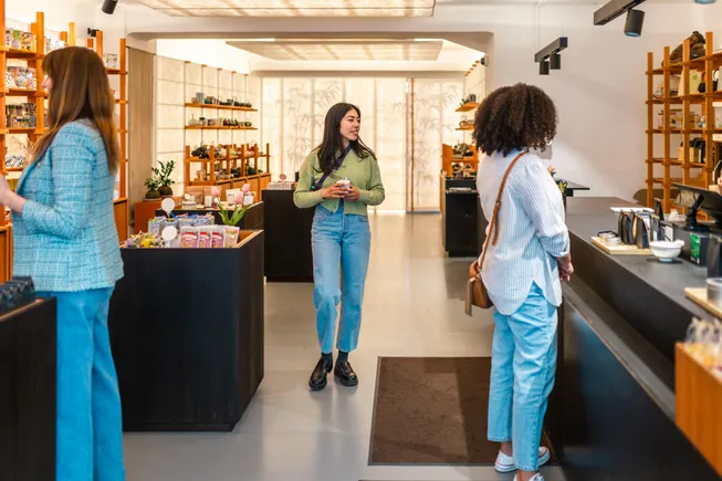 Digital fatigue drives shoppers to stores that don’t overstimulate: JLL