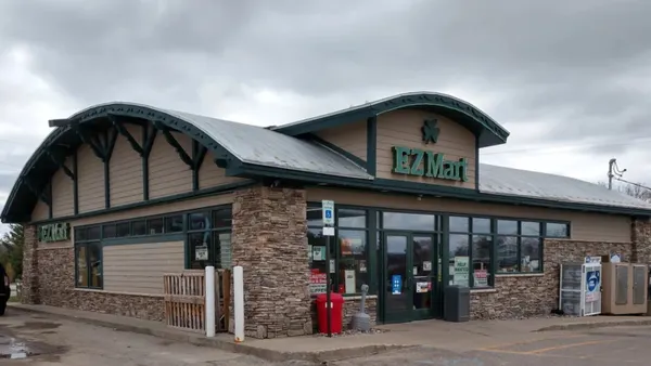 blarney castle c-store outside