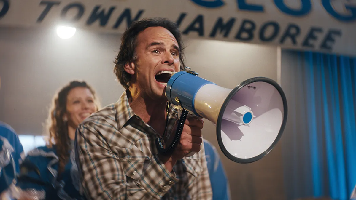 Walmart, Walton Goggins