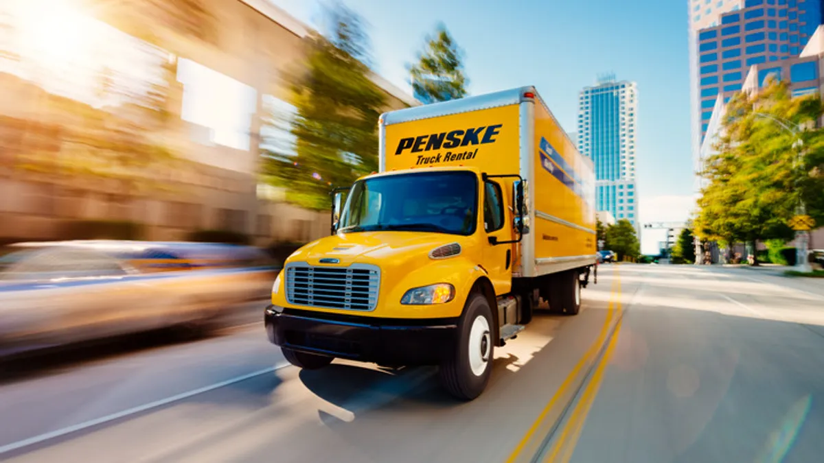 A Penske Truck Leasing box truck.