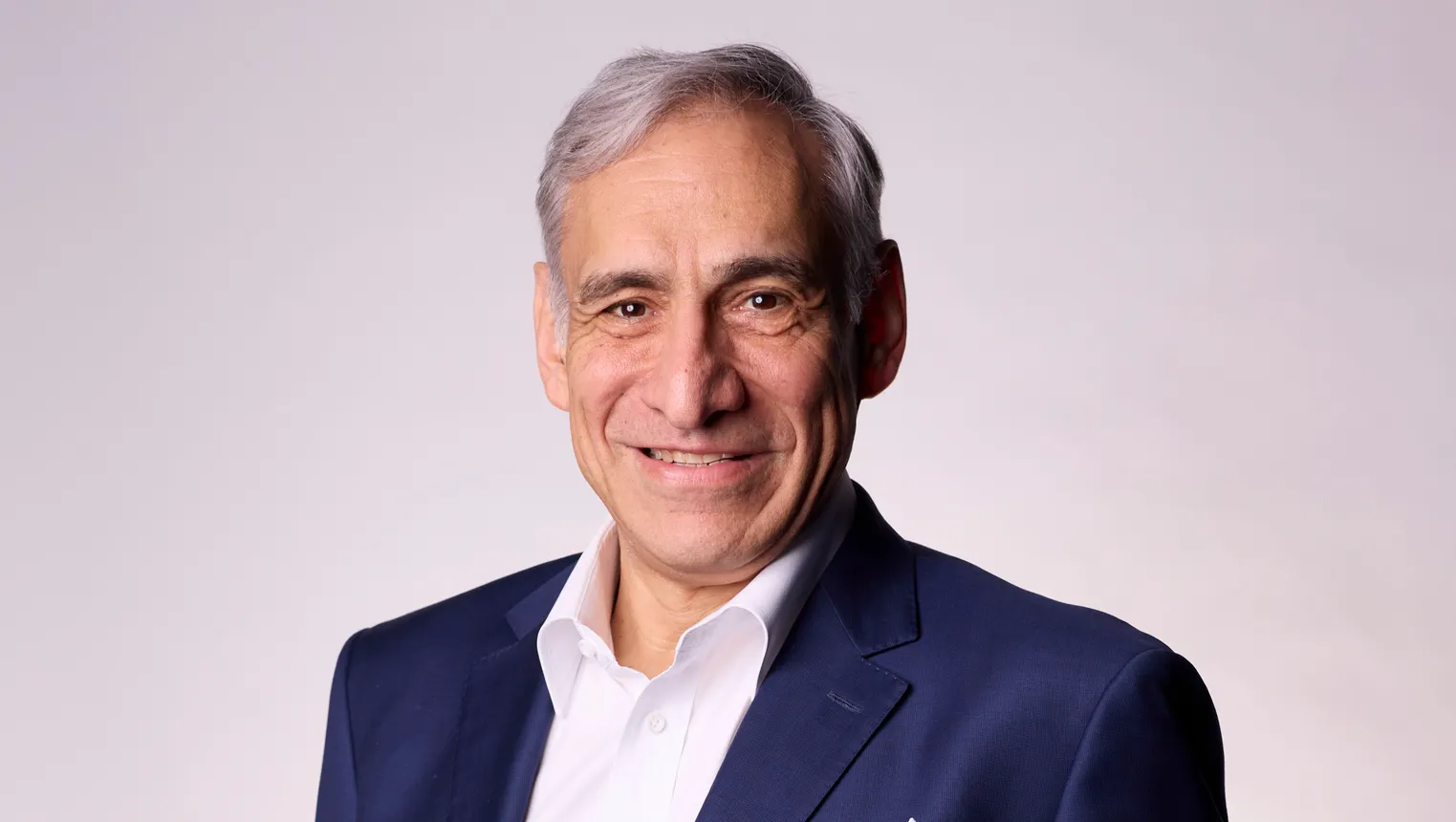 Portrait photo of André Andonian