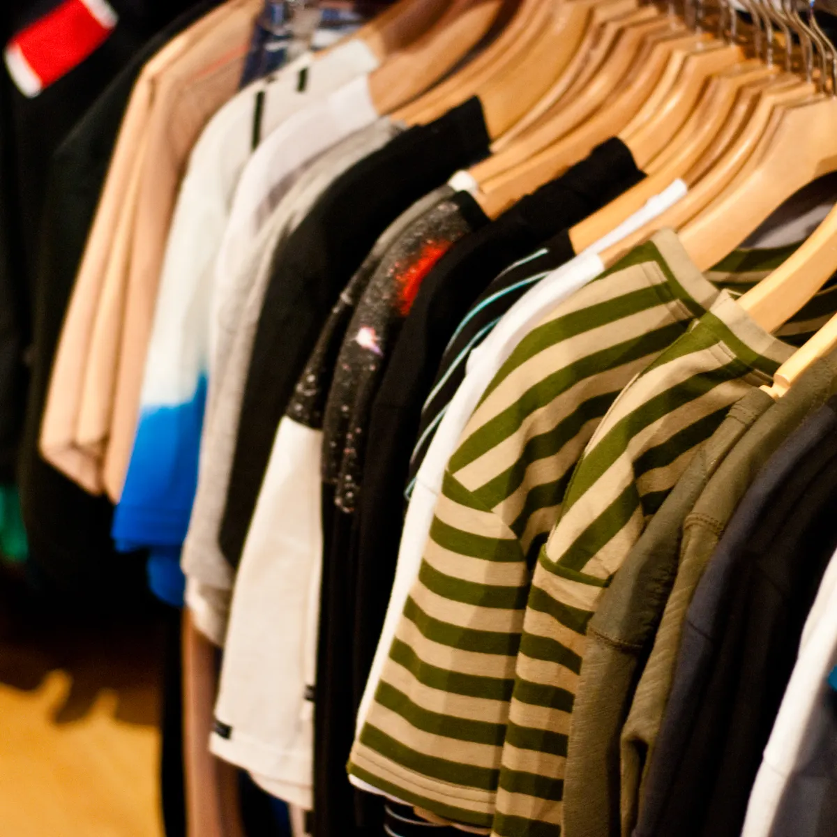 evaluate the specialty apparel retail company gap on holiday dresses GAP ends holiday season on a high