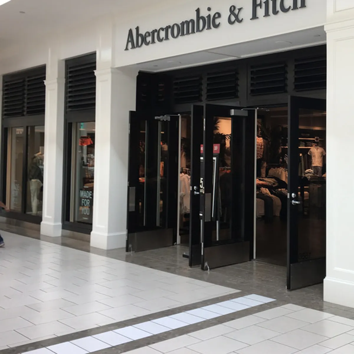 Spring was cold to specialty retail | Retail Dive, image size:1200x1200