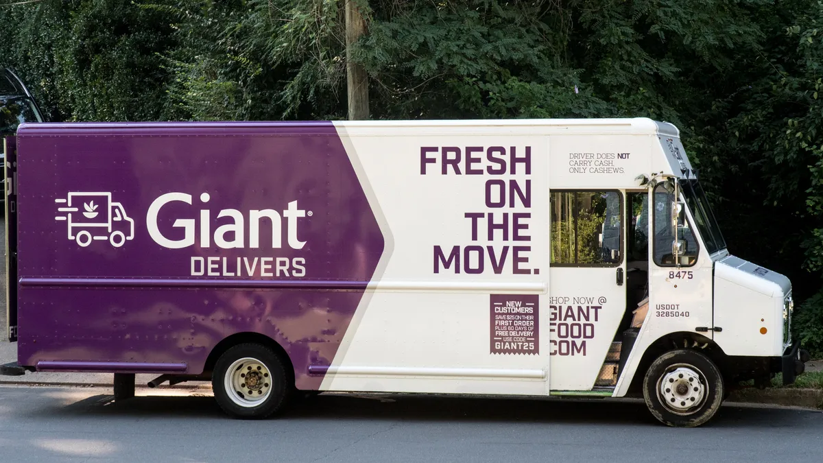 Giant Food delivery truck