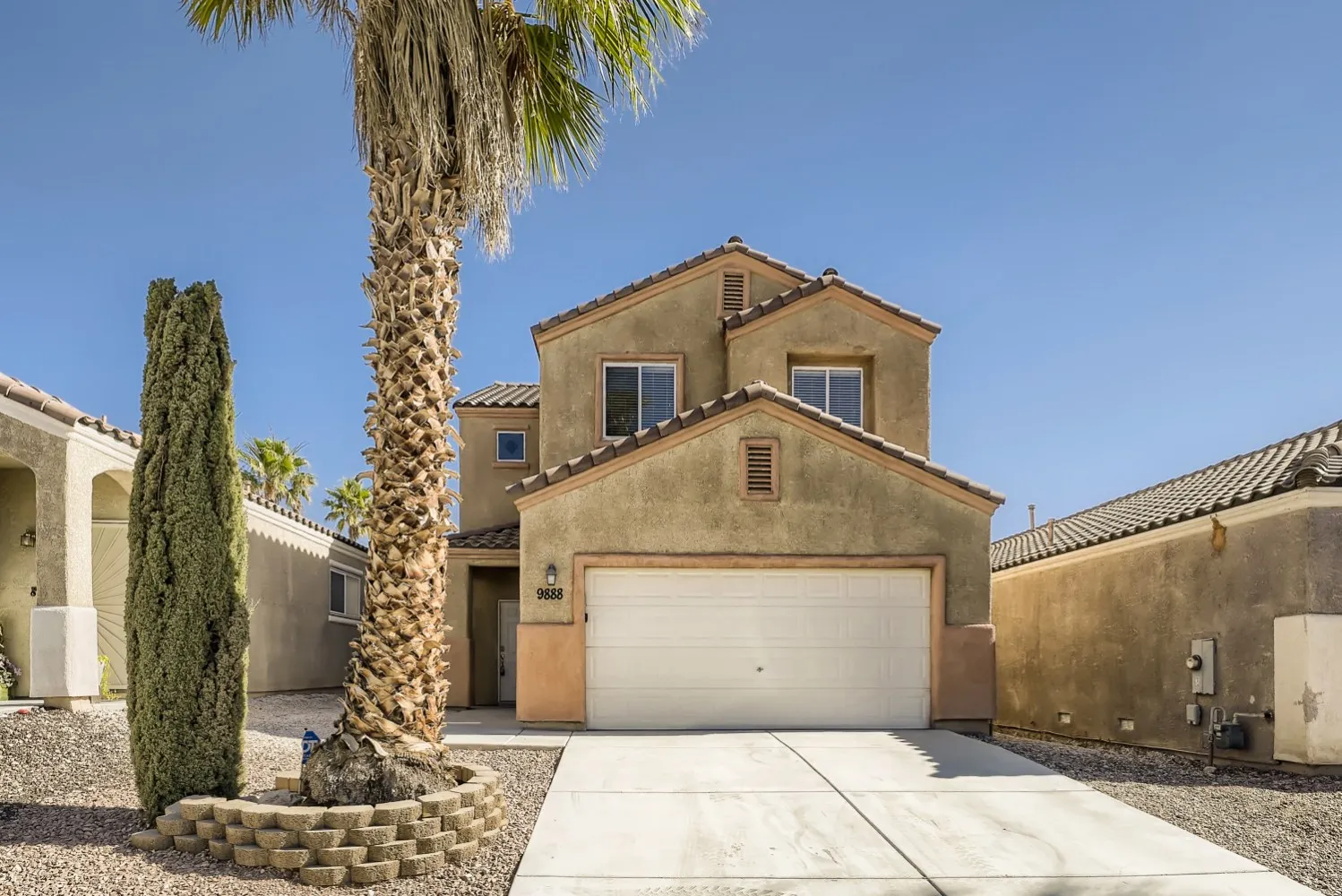 A single-story single-family home.