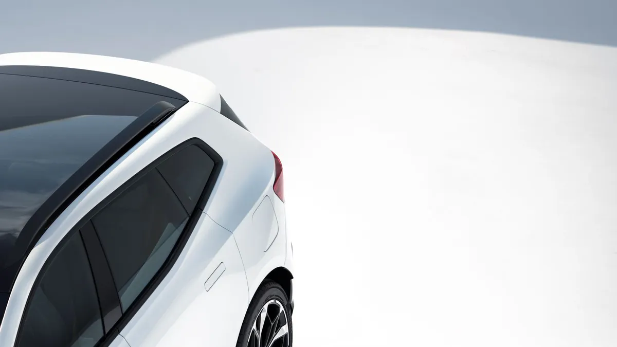 Polestar 4 SUV Fragment 2026