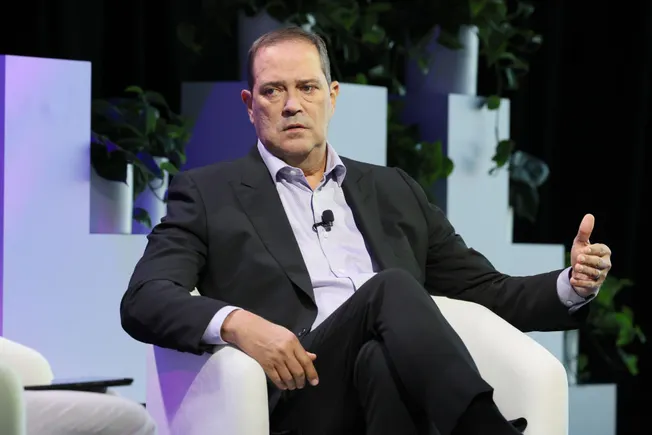 Cisco slashes 4,000 jobs as AI revenues soar | Channel Dive