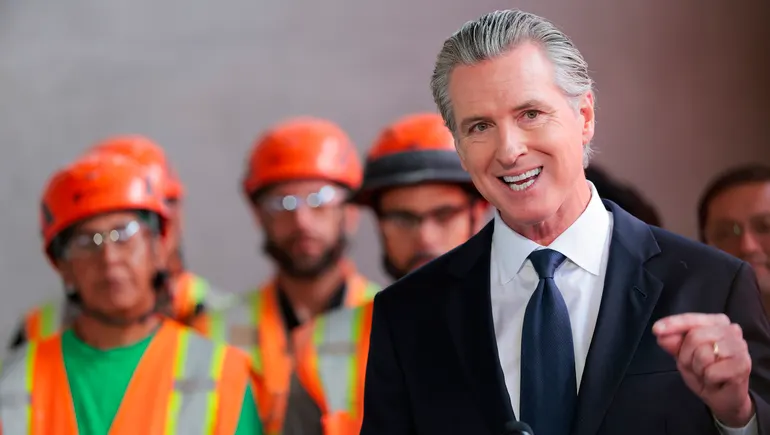 California governor signs battery recycling, landfill temperature laws