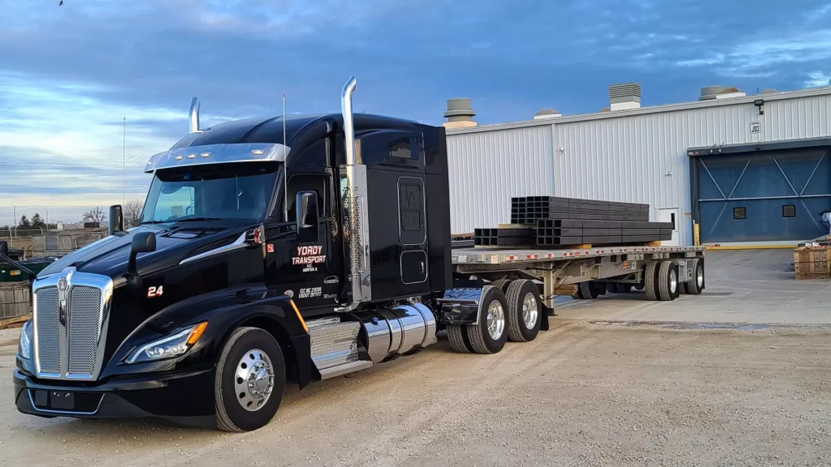 PS Logistics Yordy Transport flatbed