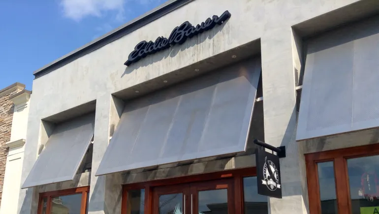 Eddie Bauer files for bankruptcy, begins winding down all stores in the US and Canada