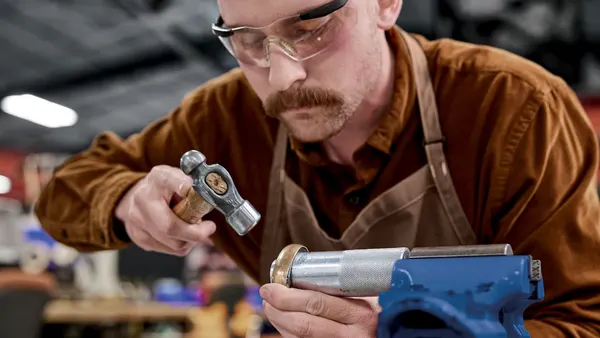 A James Avery artisan.