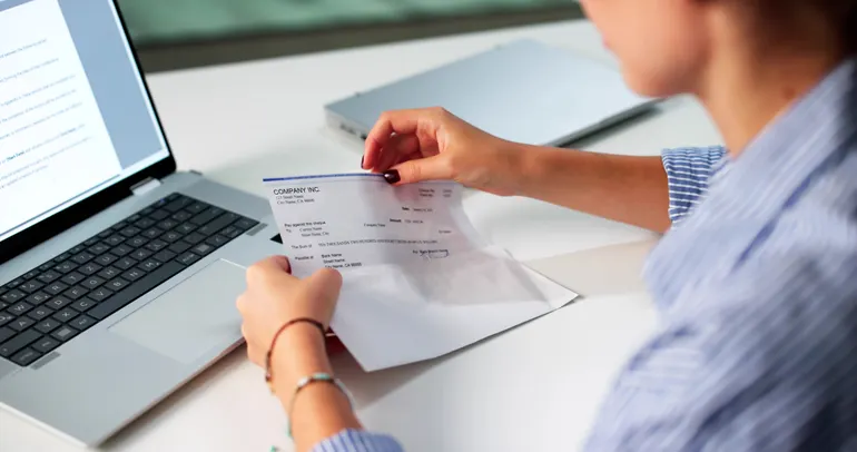 US firms plan to increase employee base salary budgets by an average 3.3% in 2027