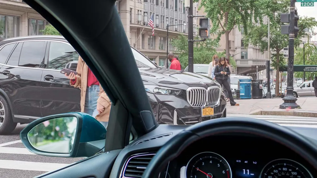 IIHS forward visibility blind spot