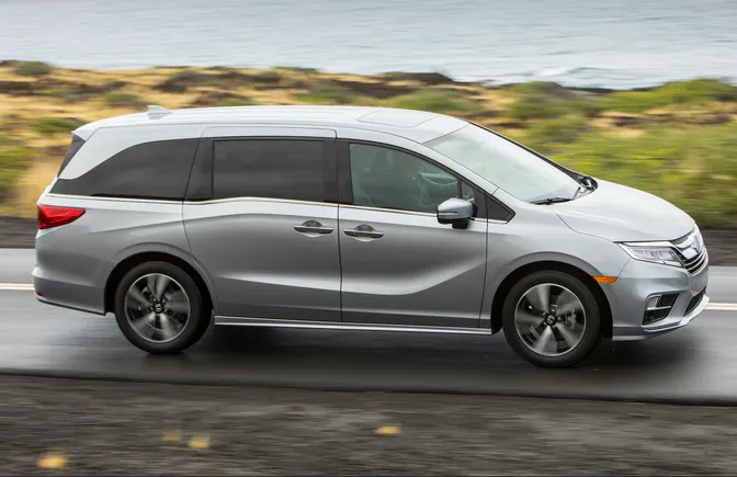 Honda recalls over 325K Odyssey minivans for backup camera failures
